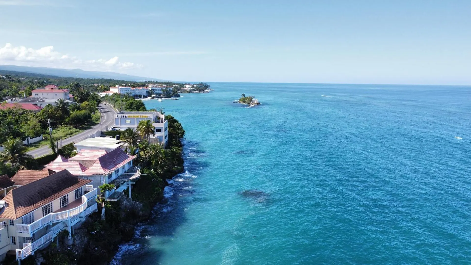 Shipwatcher Studio W/Mezzanine Ocho Rios Apartment